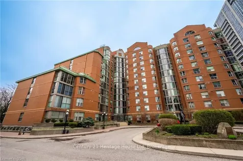 5795 Yonge Street Toronto ON M2M 4J3
