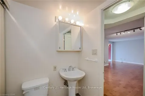 5795 Yonge Street Toronto ON M2M 4J3