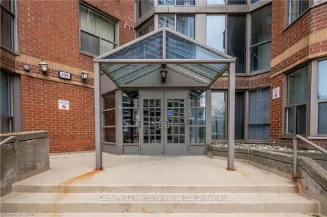 5795 Yonge Street Toronto ON M2M 4J3