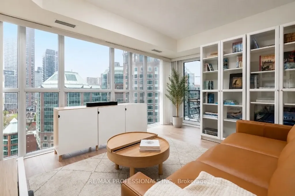 28 Ted Rogers Way Toronto ON M4Y 2J4