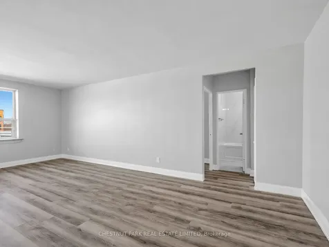 2 Ridelle Avenue Toronto ON M6B 1H4