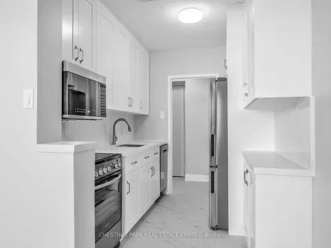 2 Ridelle Avenue Toronto ON M6B 1H4