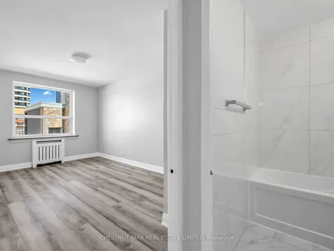 2 Ridelle Avenue Toronto ON M6B 1H4