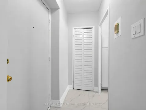 2 Ridelle Avenue Toronto ON M6B 1H4