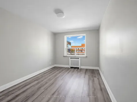 2 Ridelle Avenue Toronto ON M6B 1H4