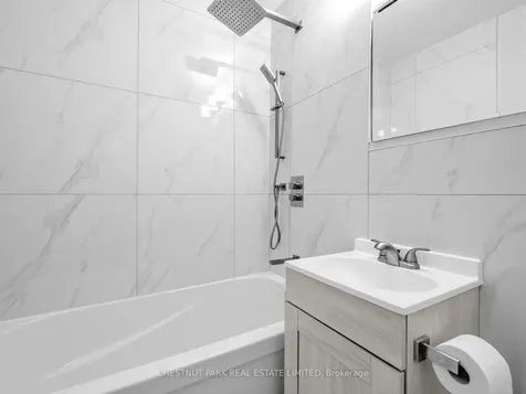 2 Ridelle Avenue Toronto ON M6B 1H4