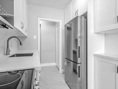 2 Ridelle Avenue Toronto ON M6B 1H4