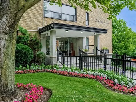 2 Ridelle Avenue Toronto ON M6B 1H4
