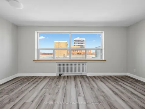 2 Ridelle Avenue Toronto ON M6B 1H4