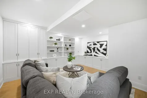 188 Lippincott Street Toronto ON M5S 2P1