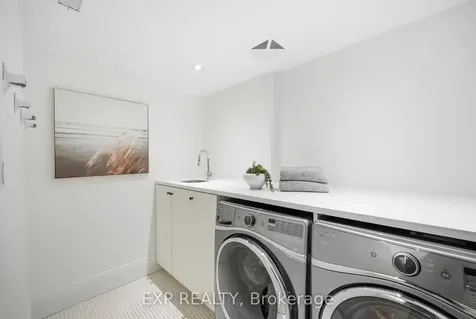 188 Lippincott Street Toronto ON M5S 2P1
