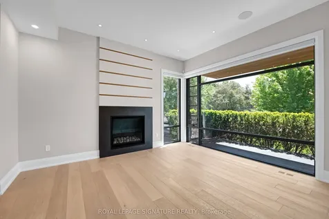 9 Fordham Place Toronto ON M3B 1K1