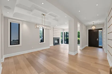 9 Fordham Place Toronto ON M3B 1K1
