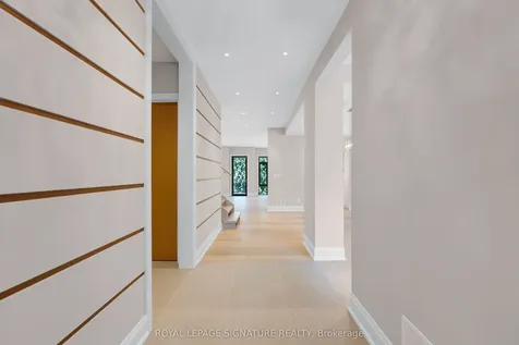 9 Fordham Place Toronto ON M3B 1K1