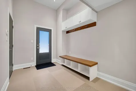 9 Fordham Place Toronto ON M3B 1K1