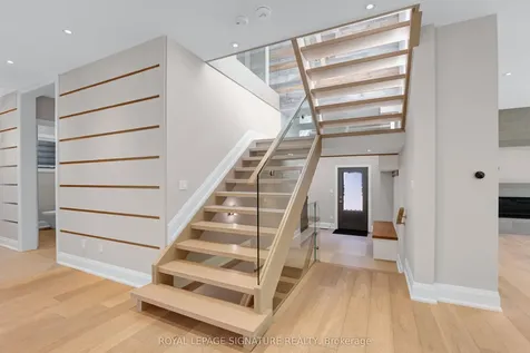 9 Fordham Place Toronto ON M3B 1K1