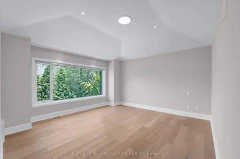 9 Fordham Place Toronto ON M3B 1K1