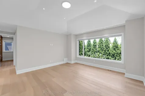 9 Fordham Place Toronto ON M3B 1K1