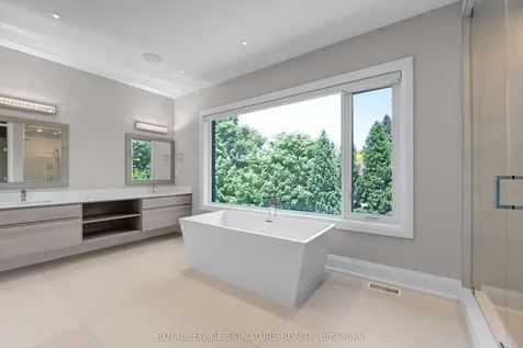 9 Fordham Place Toronto ON M3B 1K1