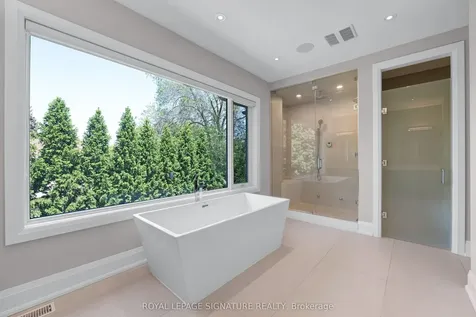 9 Fordham Place Toronto ON M3B 1K1