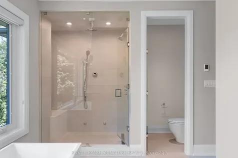 9 Fordham Place Toronto ON M3B 1K1