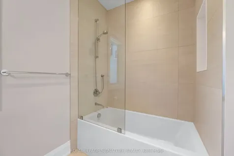 9 Fordham Place Toronto ON M3B 1K1