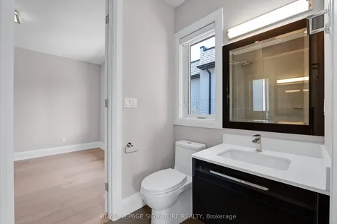 9 Fordham Place Toronto ON M3B 1K1