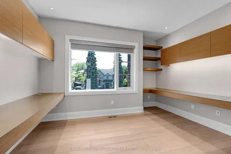 9 Fordham Place Toronto ON M3B 1K1