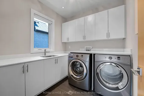 9 Fordham Place Toronto ON M3B 1K1