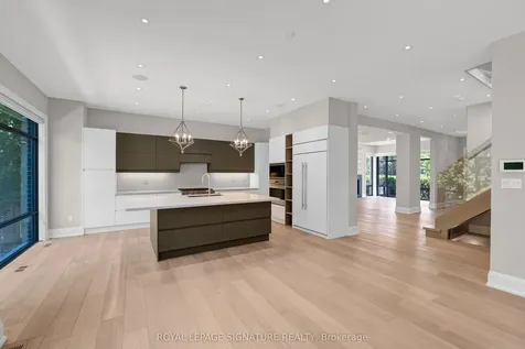 9 Fordham Place Toronto ON M3B 1K1
