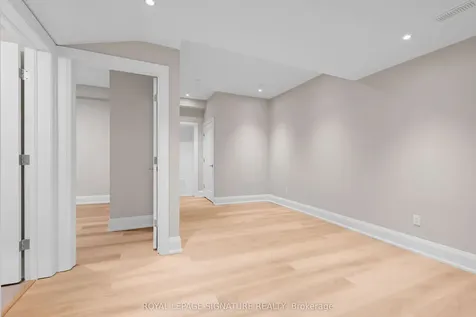 9 Fordham Place Toronto ON M3B 1K1