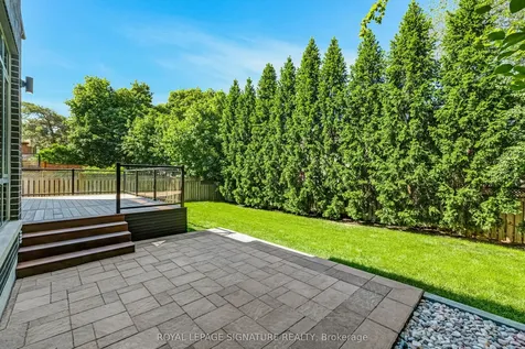9 Fordham Place Toronto ON M3B 1K1
