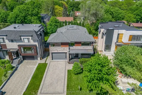 9 Fordham Place Toronto ON M3B 1K1