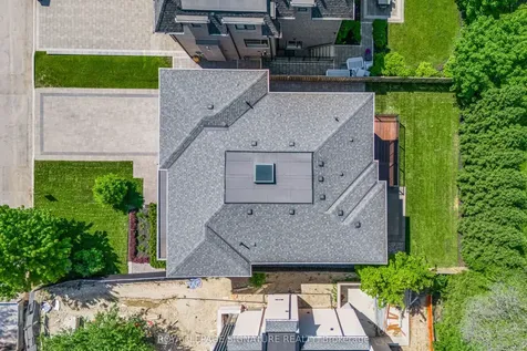 9 Fordham Place Toronto ON M3B 1K1