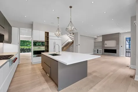 9 Fordham Place Toronto ON M3B 1K1