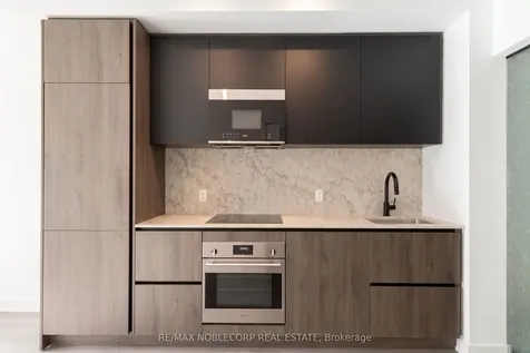 108 Peter Street Toronto ON M5V 0W2
