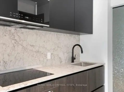 108 Peter Street Toronto ON M5V 0W2