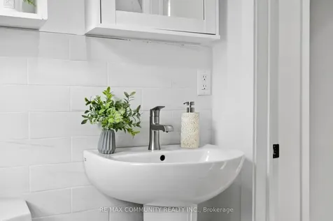 340 Albany Avenue Toronto ON M5R 3C9