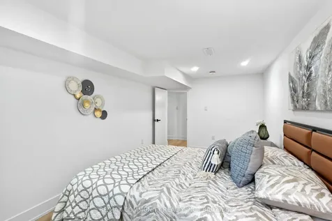 340 Albany Avenue Toronto ON M5R 3C9
