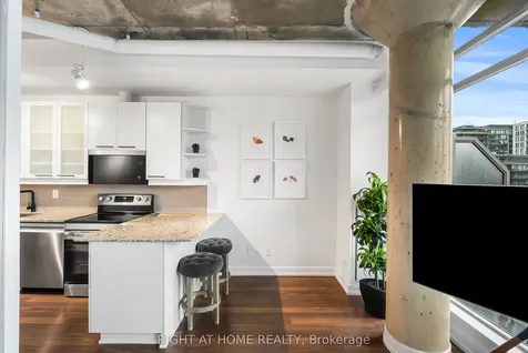 66 Portland Street Toronto ON M5V 2M6