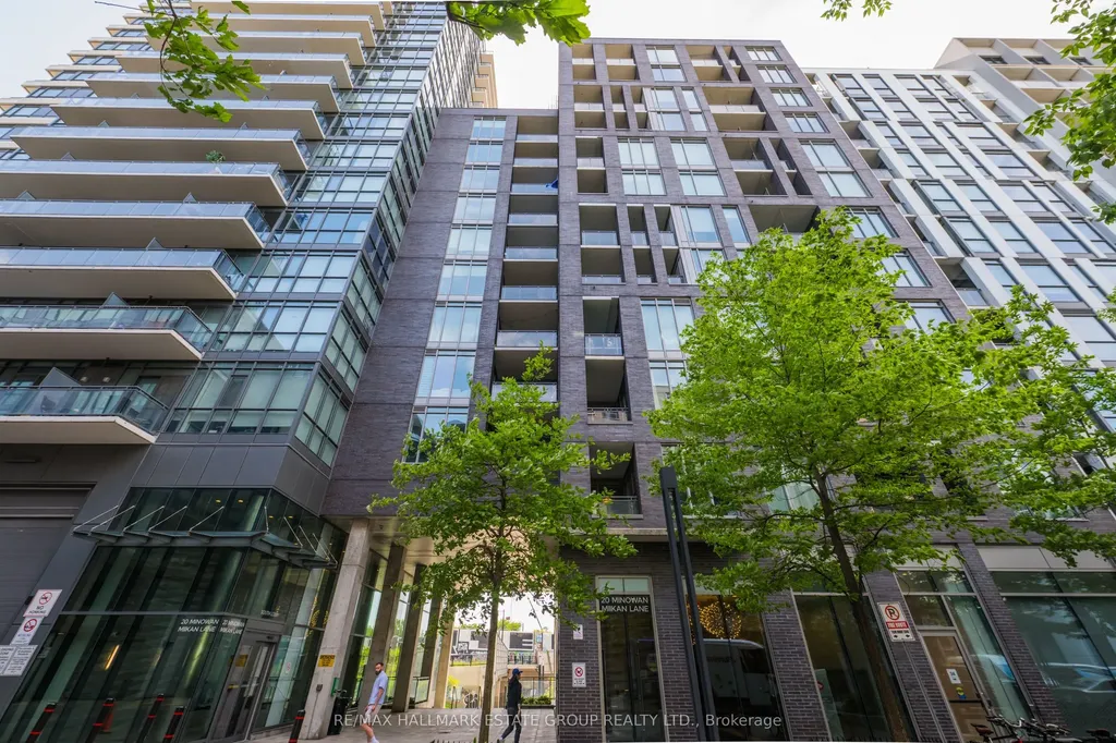 20 Minowan Miikan Lane Toronto ON M6J 0E5