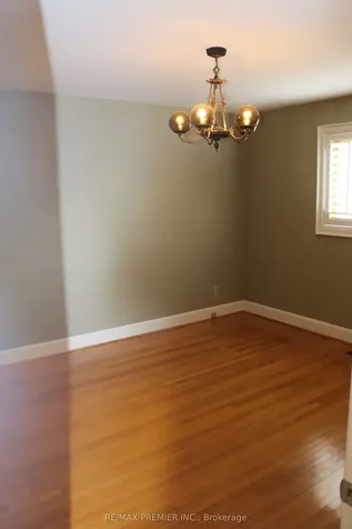 221 Cocksfield Avenue Toronto ON M3H 3T6