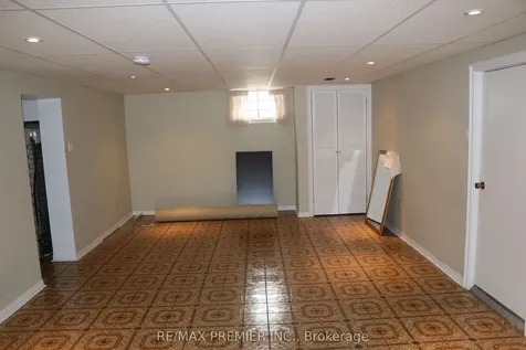 221 Cocksfield Avenue Toronto ON M3H 3T6