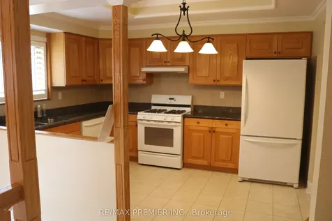 221 Cocksfield Avenue Toronto ON M3H 3T6