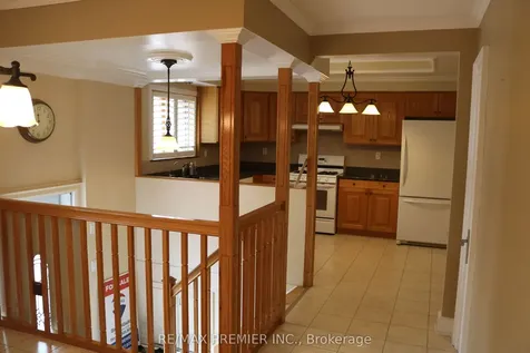 221 Cocksfield Avenue Toronto ON M3H 3T6