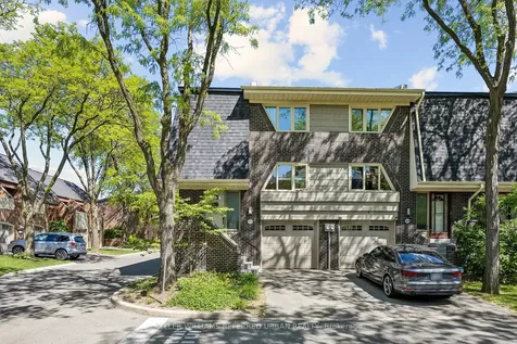 31 Flaming Roseway N/a Toronto ON M2N 5W8