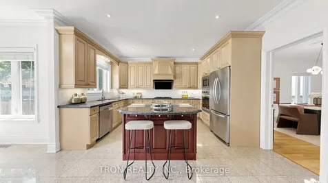 59 Norton Avenue Toronto ON M2N 4A2
