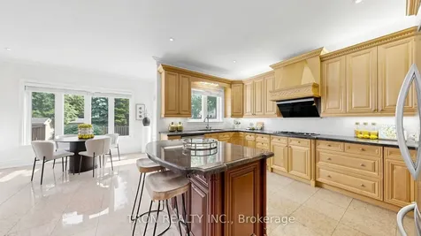 59 Norton Avenue Toronto ON M2N 4A2