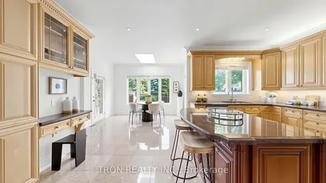 59 Norton Avenue Toronto ON M2N 4A2