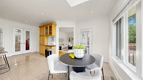 59 Norton Avenue Toronto ON M2N 4A2